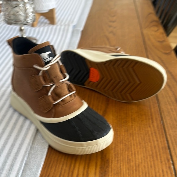 Sorel Out and About boots - Picture 3 of 4